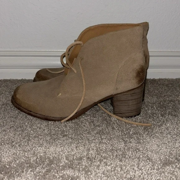 Beek Songlark Ankle Boots Stone Taupe Suede Lace Up Stacked Block Heel